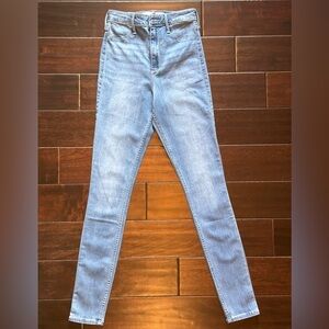 Hollister High Rise Light Blue Jeans Classic Fit